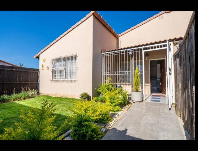 3 BEDROOM TOWNHOUSE FOR SALE IN ELSPARK